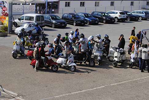 Autodromo di Binetto - Arrivo nel pomeriggio del Vespa Club di Bari